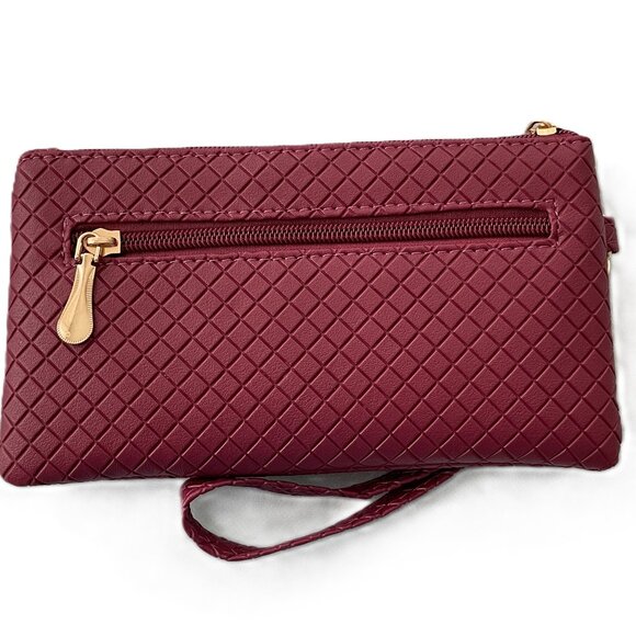 NWOT Burgundy Quilted Wristlet PU Leather - Picture 3 of 5